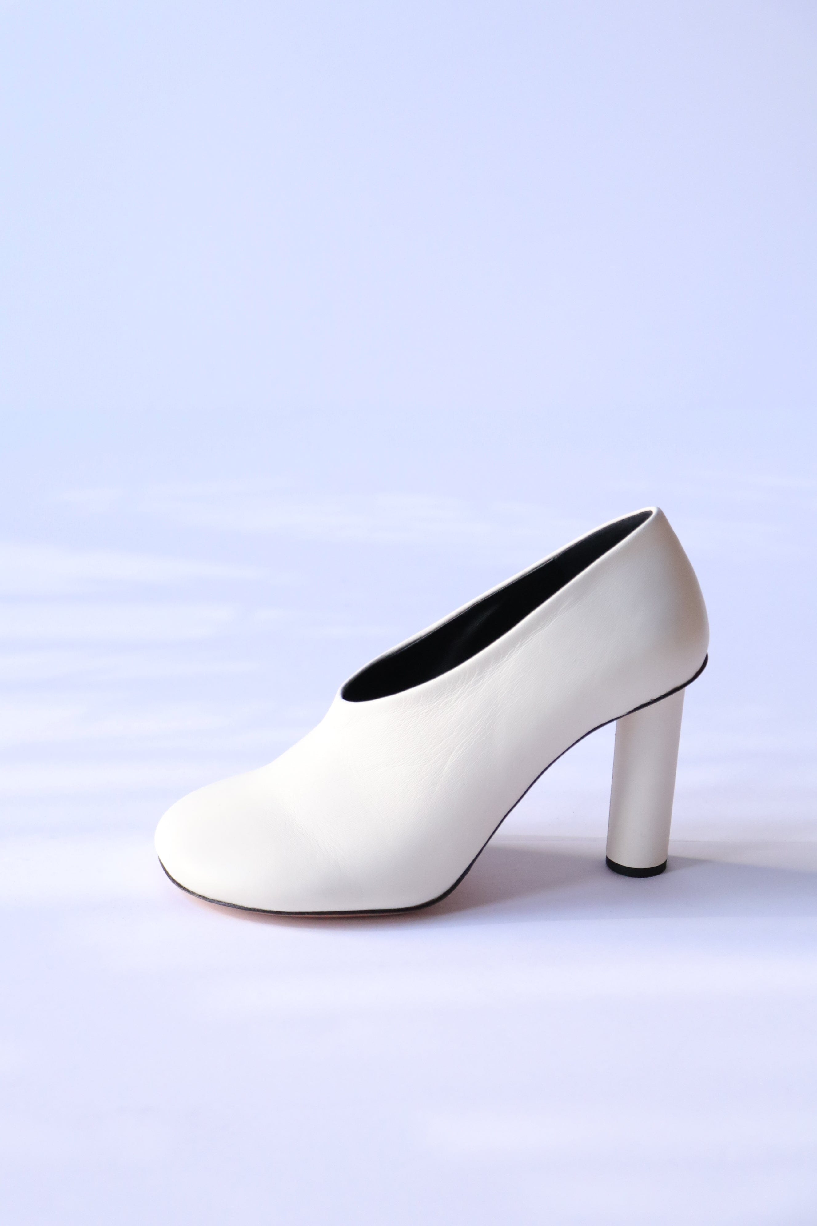 Proenza Schouler Glove Pumps in Cream WE ARE ICONIC